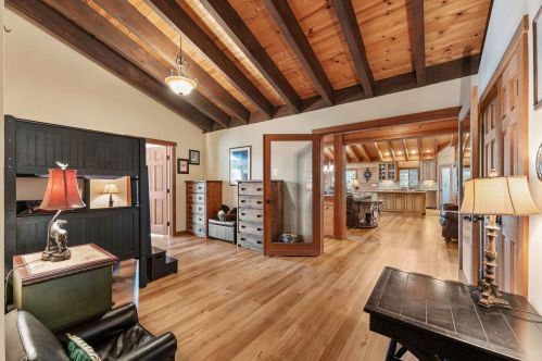 11030 Ski Slope Way, Truckee CA  96161-6603 exterior