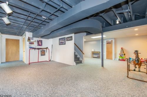 31 Drake Ct, Dover NJ  07869-4851 exterior