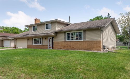 5325 Brookdale Dr, Minneapolis, MN 55443-3010