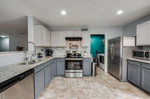 5816 Mirror Ridge Dr, Fort Worth TX  76179-7225 exterior