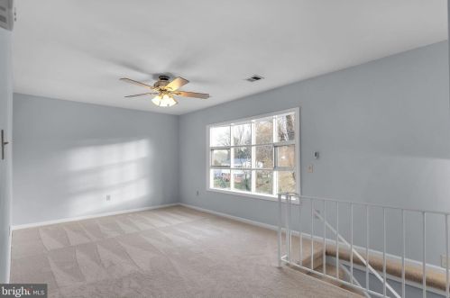 3216 Berkley Ln, Woodbridge, VA 22193-1306