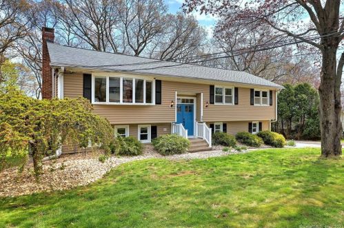 36 Selma Ave, Derby, CT 06418-2231