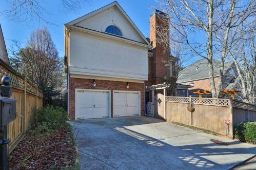 2282 Briarcliff Cmns, Atlanta GA  30345-2173 exterior