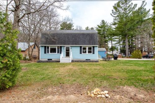 10 Lakeview Dr, Dover, NH 03820-2167