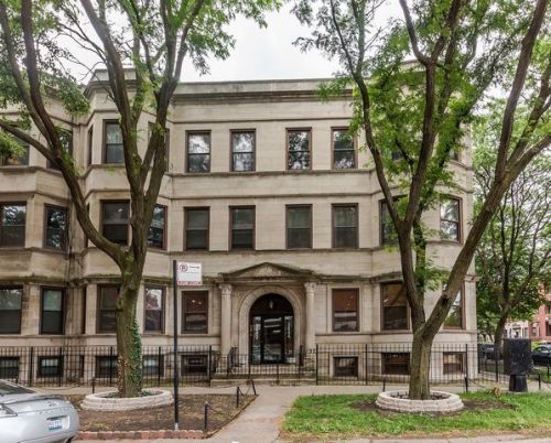3844 Sheffield Ave, Chicago, IL 60613-2918