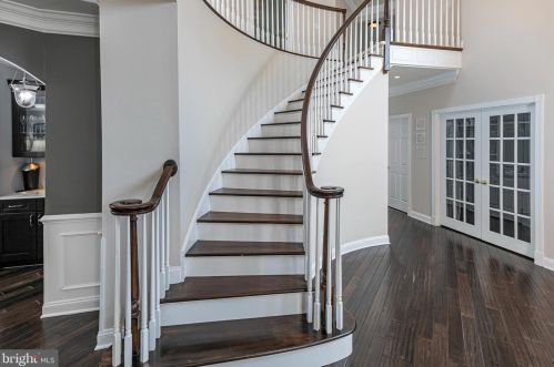 54 Ettl Cir, Princeton NJ  08540-2327 exterior
