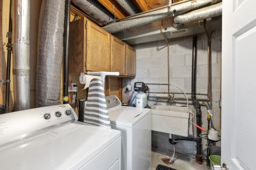 1715 Hickory Hl Dr, Saint Paul MN  55122-2412 exterior