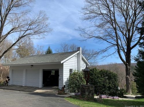 27 Redding Rd, Wilton, CT 06897-4923