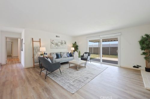 8192 Deauville Dr, Huntington Beach, CA 92646-2012