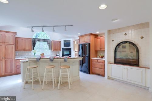 731 Barr Blvd, Lancaster, PA 17603-2302