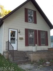 203 Cedar St, Hilltop, IL 61753-1303