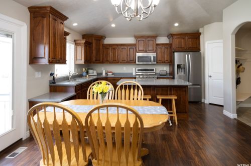 118 800, Woodland Hills UT 84653-9310 exterior