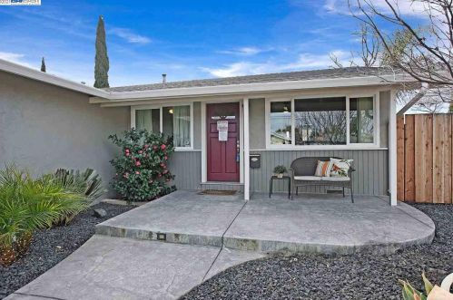 745 Alexander St, Livermore, CA 94550-5324