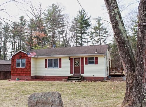 29 Pleasant View Dr, Killingly, CT 06241-1215