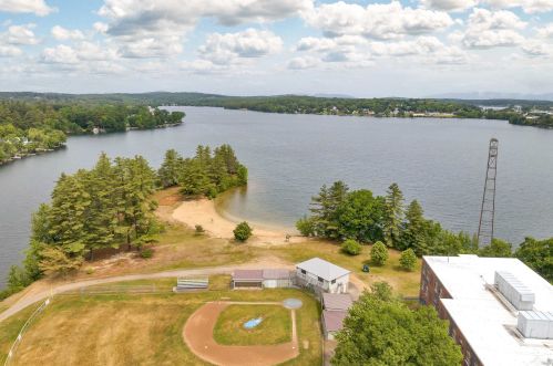 70 Parker St, Laconia, NH 03246-2735