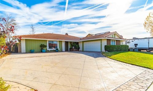 43456 Vista Circle Dr, Lancaster, CA 93536-5454