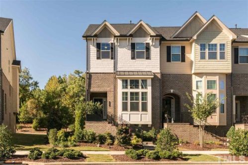 527 Old Mill Village Dr, Apex, NC 27502-1495
