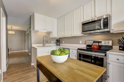 15953 Finch Ave, Saint Paul MN  55124-5811 exterior