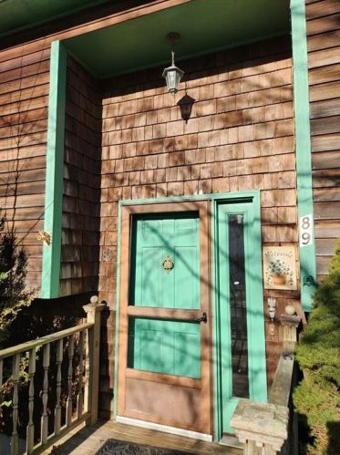 89 Mettatuxet Rd, South Kingstown, RI 02882-2718