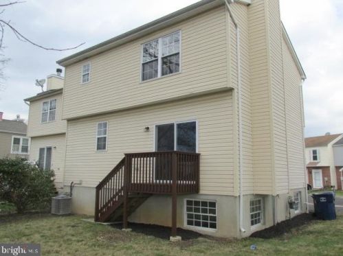 3 Kent Ct, Trenton, NJ 08648-5519