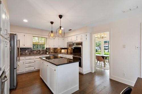 7305 Crofton Dr, Dallas TX  75231-4807 exterior