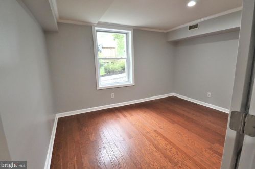 8005 Lake Pleasant Dr, Springfield VA  22153-3005 exterior