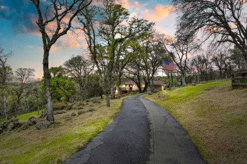 4061 Marcella Dr, Auburn, CA 95602-9515