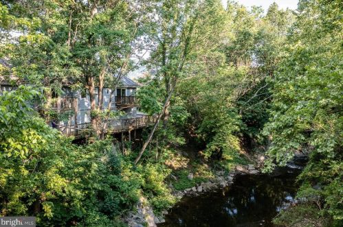 100 Creek Side Ln, Edinburg, VA 22824-9100