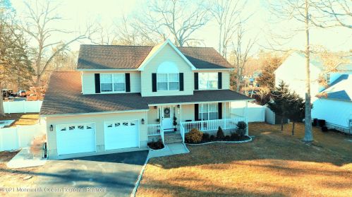 5 Carolyn Ct, Lacey Township, NJ 08734-1730