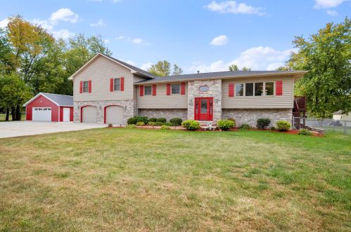 395 2nd St, Braidwood, IL 60408-1633