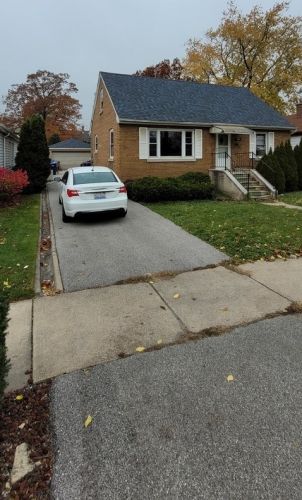 11136 Depot St, Worth, IL 60482-1806