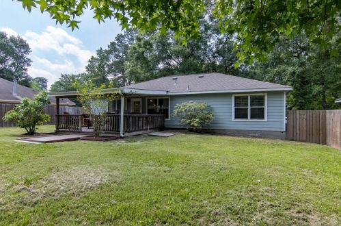 1524 Glen Oaks Dr, Conroe TX  77385-9611 exterior