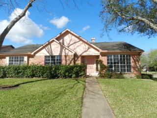 3223 Pecan Point Dr, Sugar Land TX  77478-4249 exterior