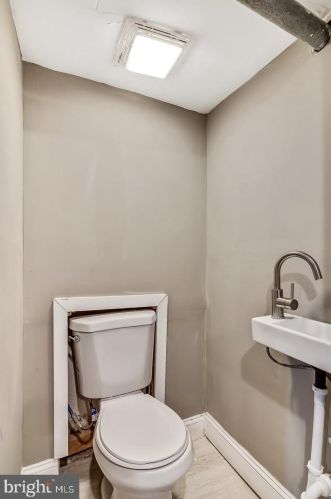 6142 Larchwood Ave, Philadelphia PA 19143-1006 exterior