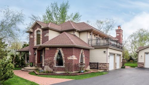 1129 Brockway St, Palatine, IL 60067-7210