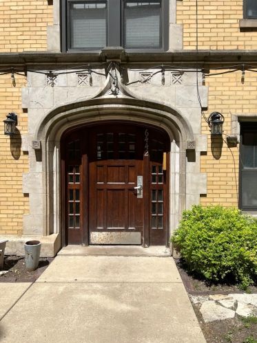 6442 Leavitt St, Chicago, IL 60645-5429