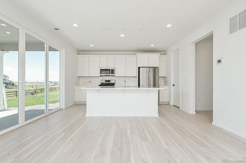 27820 10th Dr, Aurora CO 80018 exterior