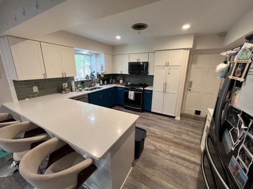 2111 Cimarron Trl, Austin TX  78745-1602 exterior