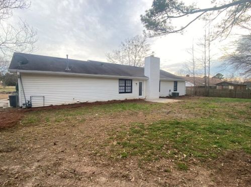 608 Creekwood Ct, Conyers, GA 30094-3522