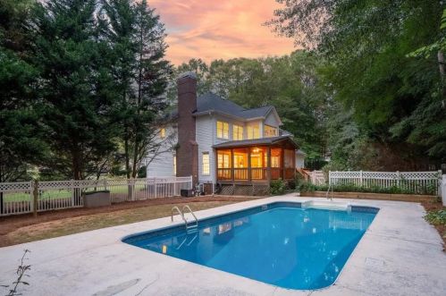 160 Springwater Chase, Newnan, GA 30265-1812