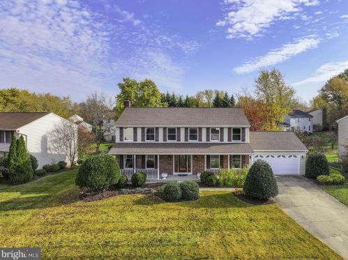 12612 Bayard Dr, Herndon, VA 20191-5802