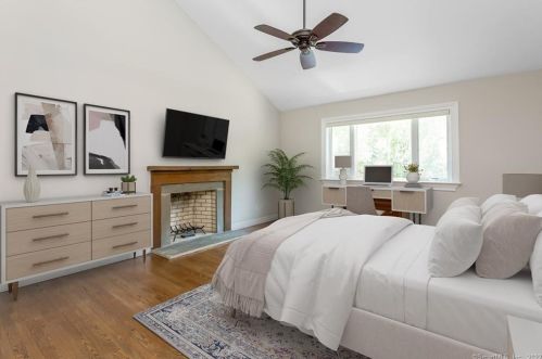30 Carrington Dr, Greenwich CT  06831-3119 exterior