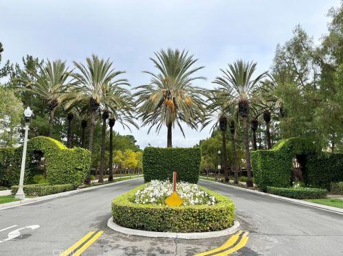 21 Salton, Irvine CA  92602-2425 exterior