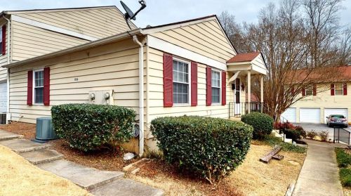 1358 Old Coach Rd, Marietta, GA 30008-3631