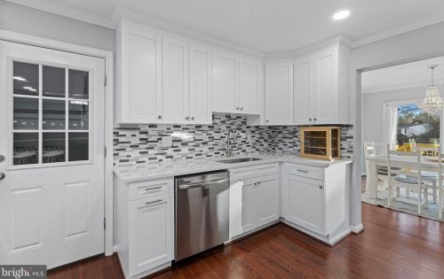 5002 Ten Mills Rd, Columbia MD  21044-1539 exterior