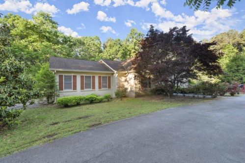 2177 Bascomb Carmel Rd, Holly Springs, GA 30189-2417
