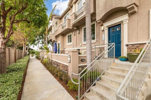 4005 Bluff View Way, Carlsbad, CA 92008-3590