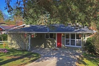 1330 102nd Ave, Bellevue, WA 98004-3509