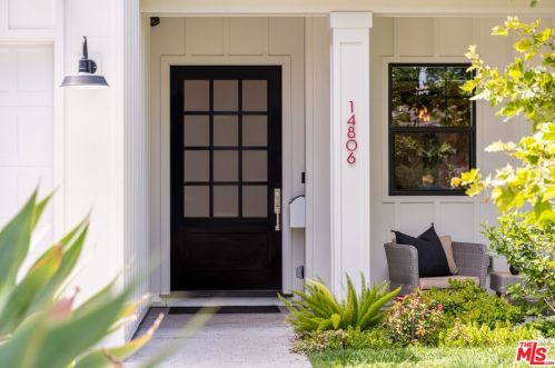 14806 Otsego St, Van Nuys, CA 91403-1441