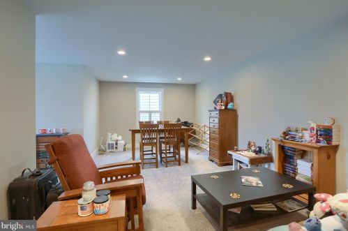 410 Declaration Ave, Ephrata PA  17522 exterior
